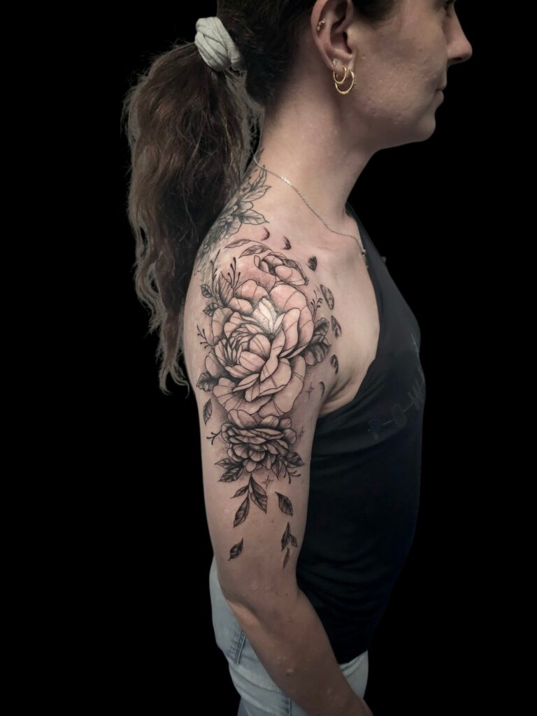 az-tattoo - tatouage bras fleurs